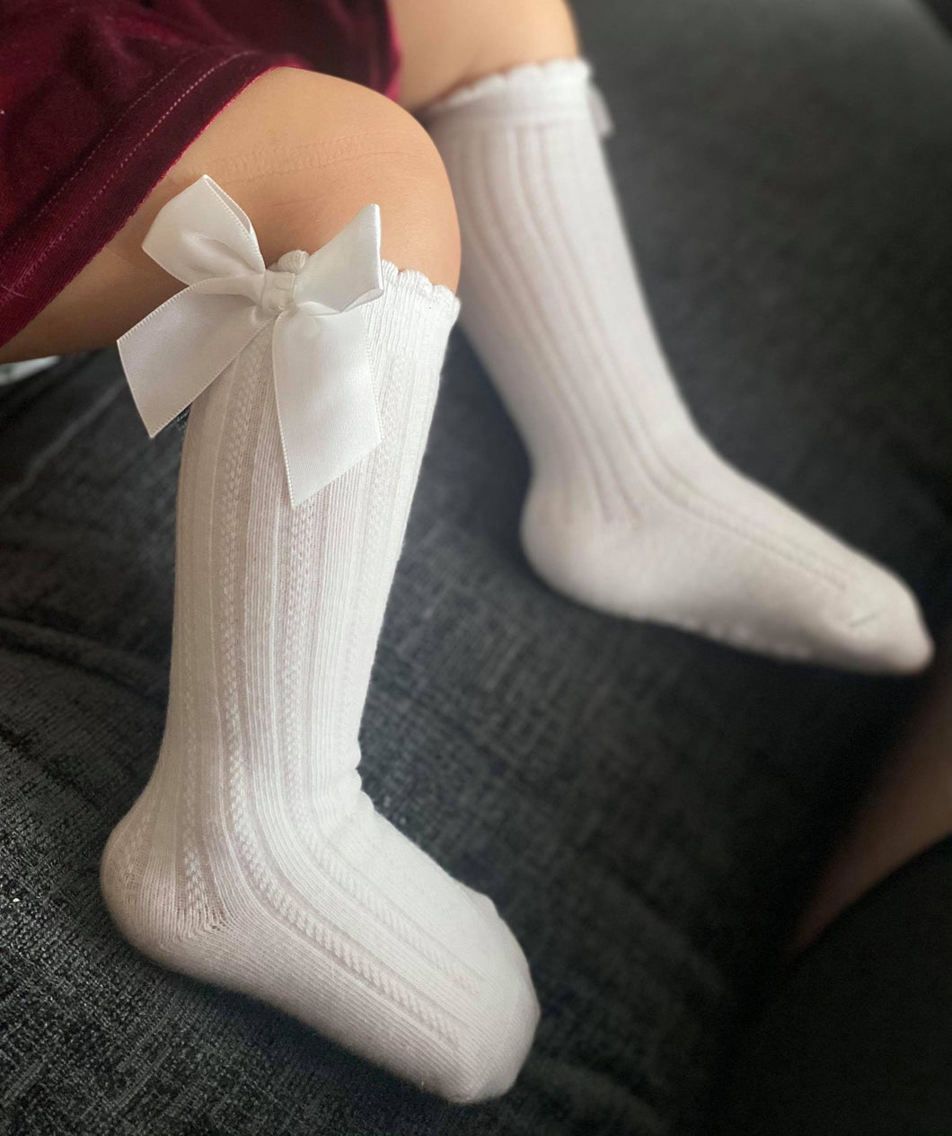 Knee high bow socks - White